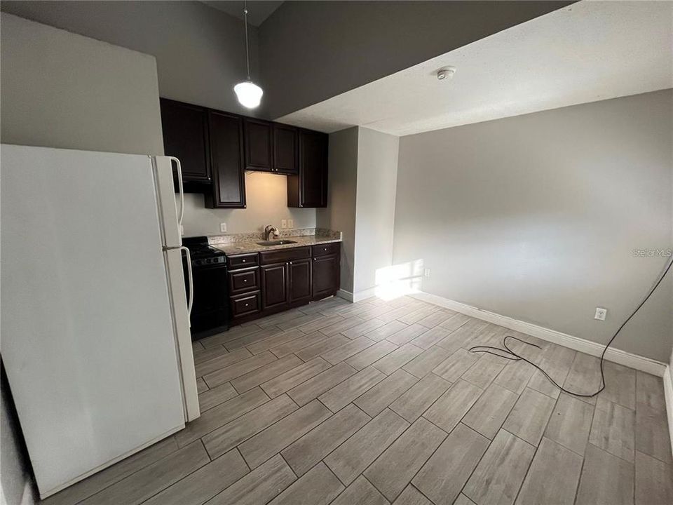 В аренду: $1,195 (0 спален, 1 ванн, 198 Квадратных фут)