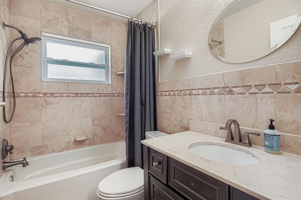 For Sale: $330,000 (2 beds, 1 baths, 848 Square Feet)