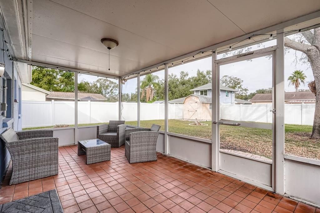 For Sale: $330,000 (2 beds, 1 baths, 848 Square Feet)