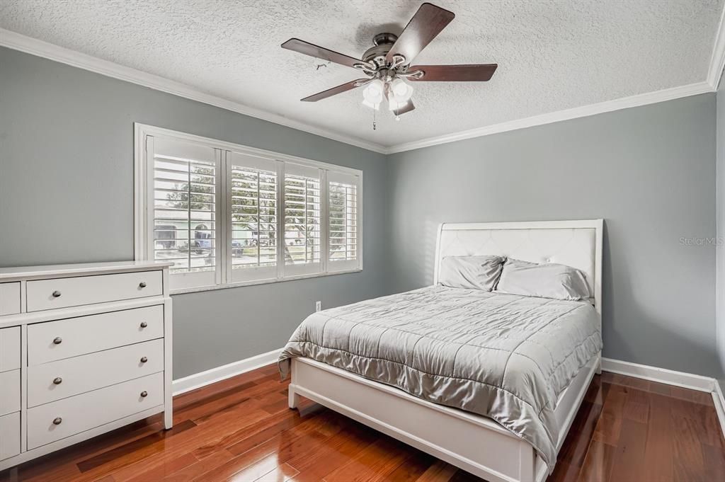 For Sale: $330,000 (2 beds, 1 baths, 848 Square Feet)