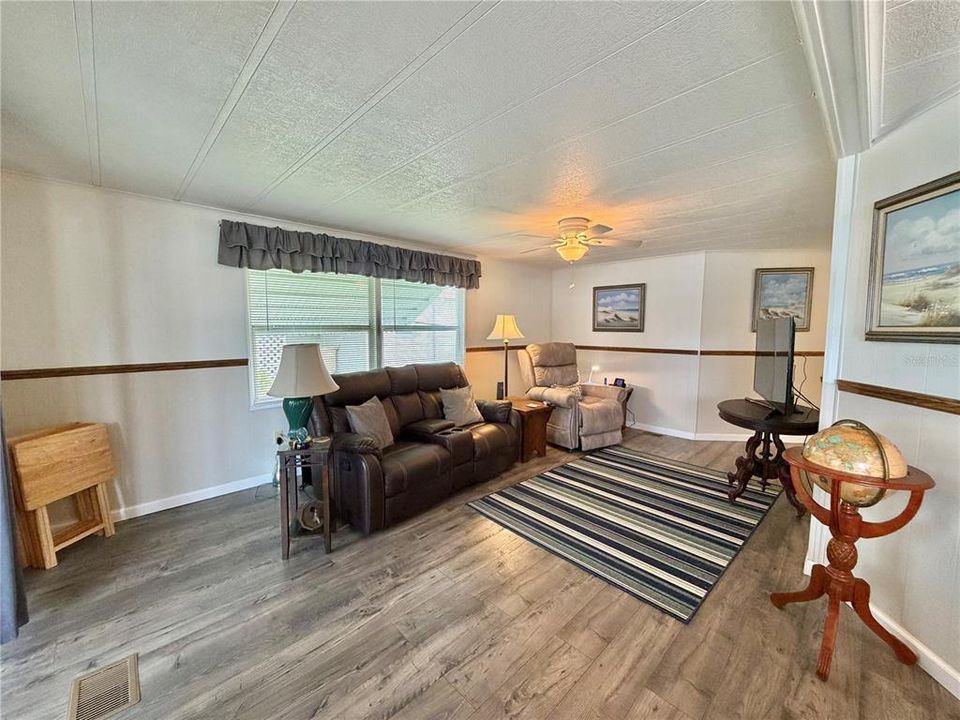 For Sale: $118,500 (2 beds, 2 baths, 1200 Square Feet)