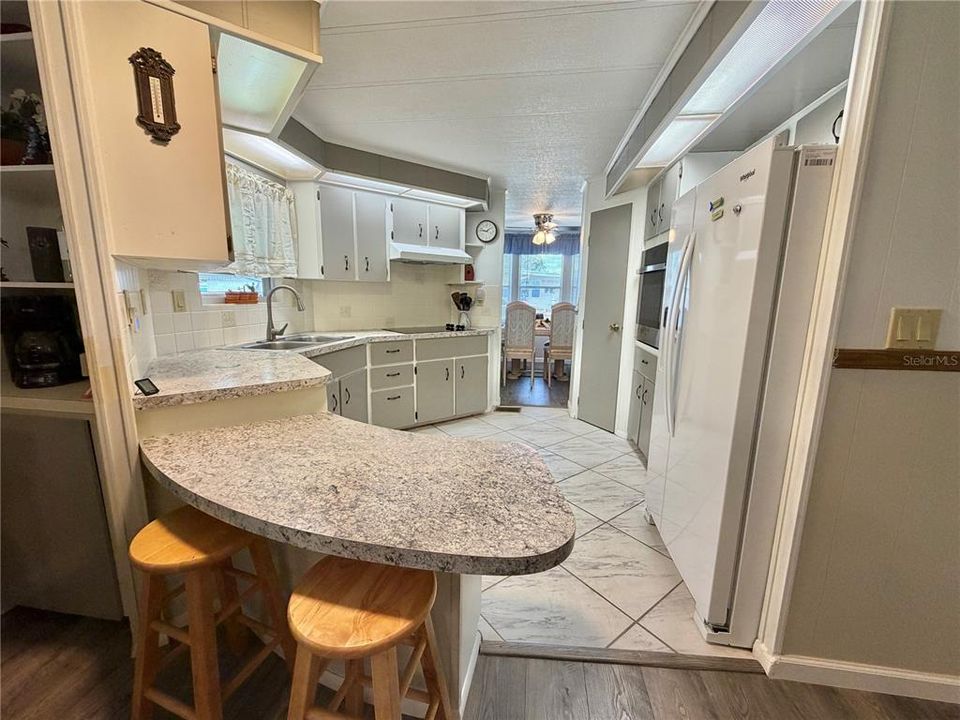 For Sale: $118,500 (2 beds, 2 baths, 1200 Square Feet)