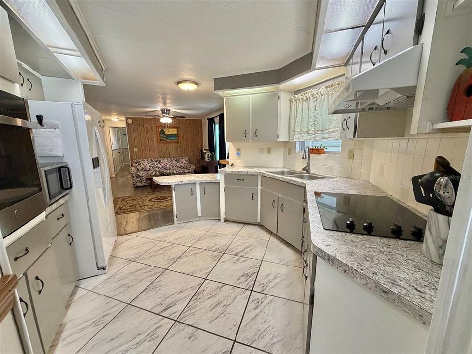 For Sale: $118,500 (2 beds, 2 baths, 1200 Square Feet)