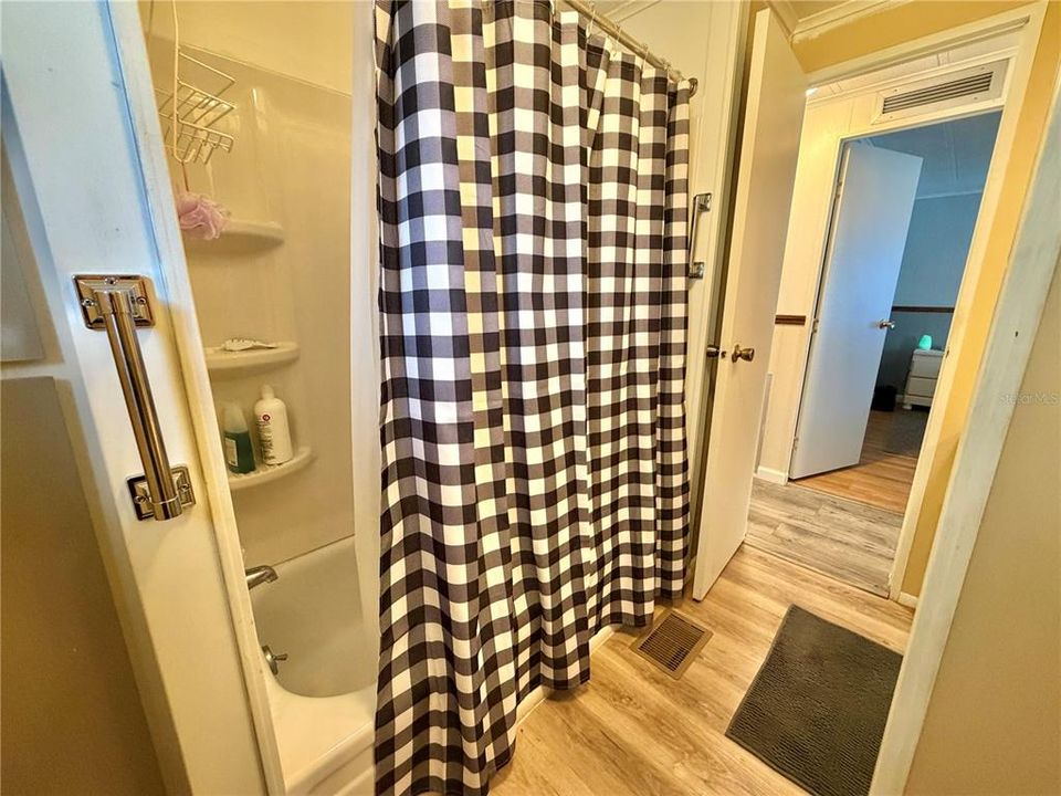 For Sale: $118,500 (2 beds, 2 baths, 1200 Square Feet)