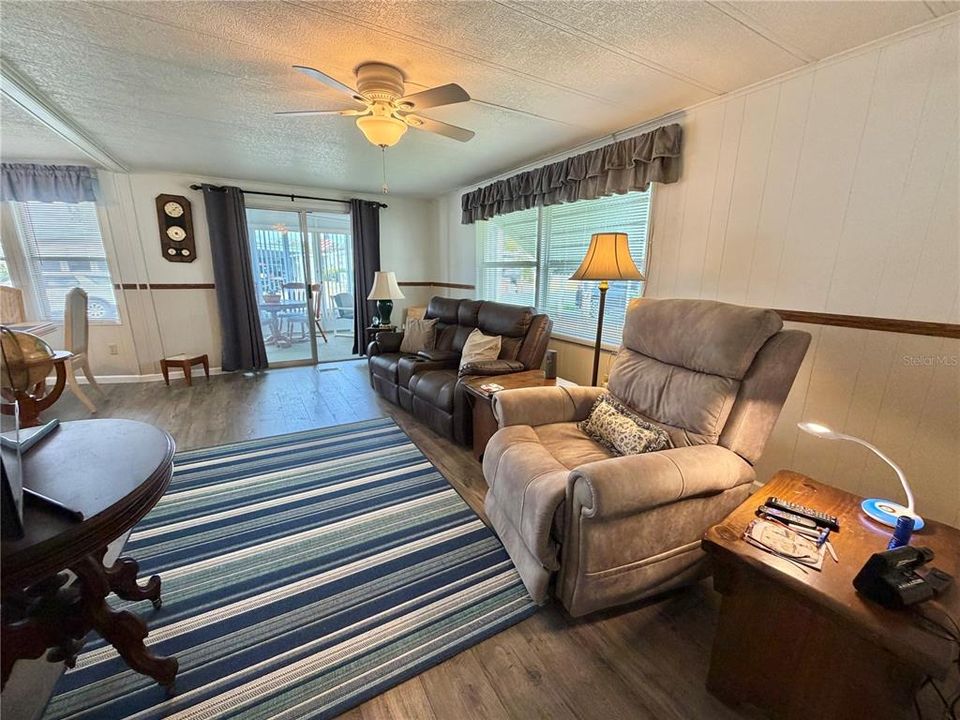 For Sale: $118,500 (2 beds, 2 baths, 1200 Square Feet)