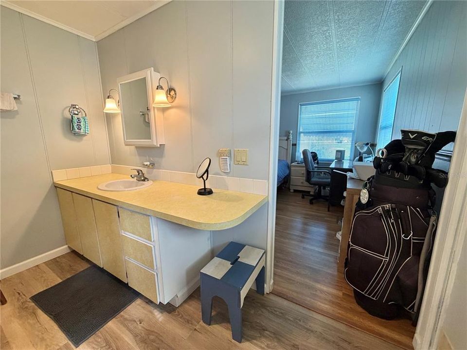 For Sale: $118,500 (2 beds, 2 baths, 1200 Square Feet)