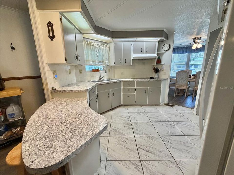 For Sale: $118,500 (2 beds, 2 baths, 1200 Square Feet)