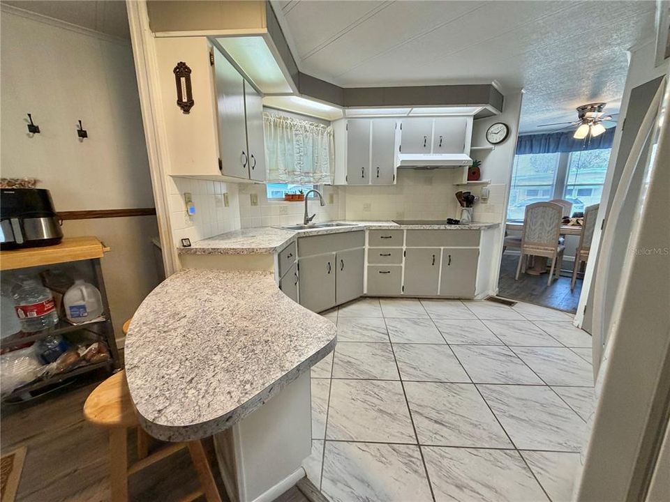 For Sale: $118,500 (2 beds, 2 baths, 1200 Square Feet)