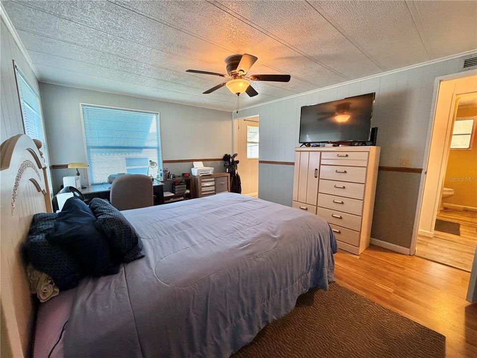 For Sale: $118,500 (2 beds, 2 baths, 1200 Square Feet)