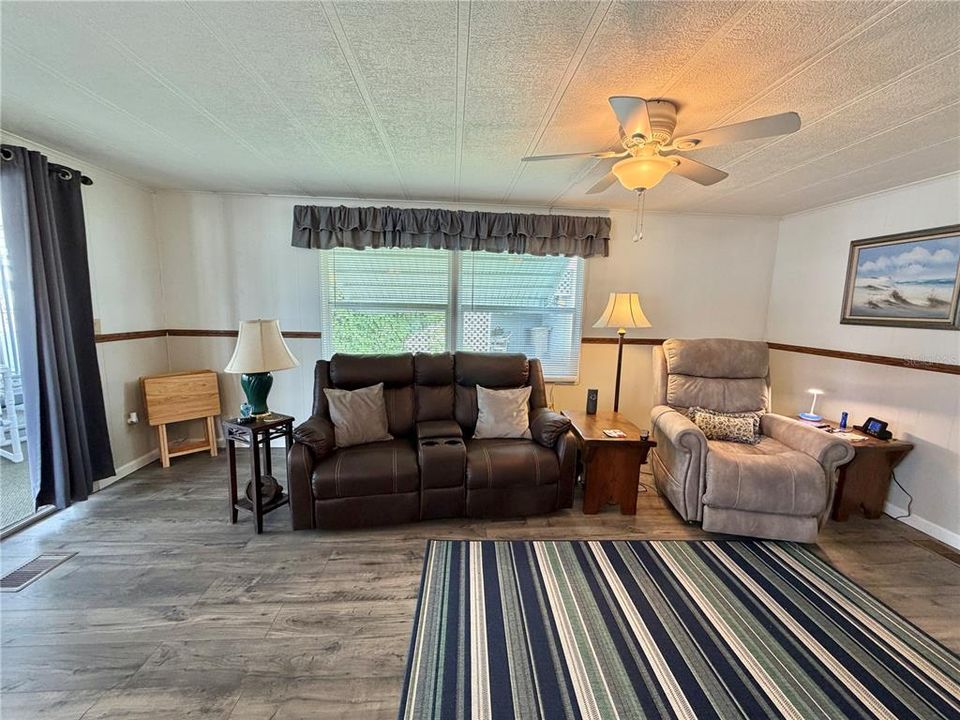 For Sale: $118,500 (2 beds, 2 baths, 1200 Square Feet)