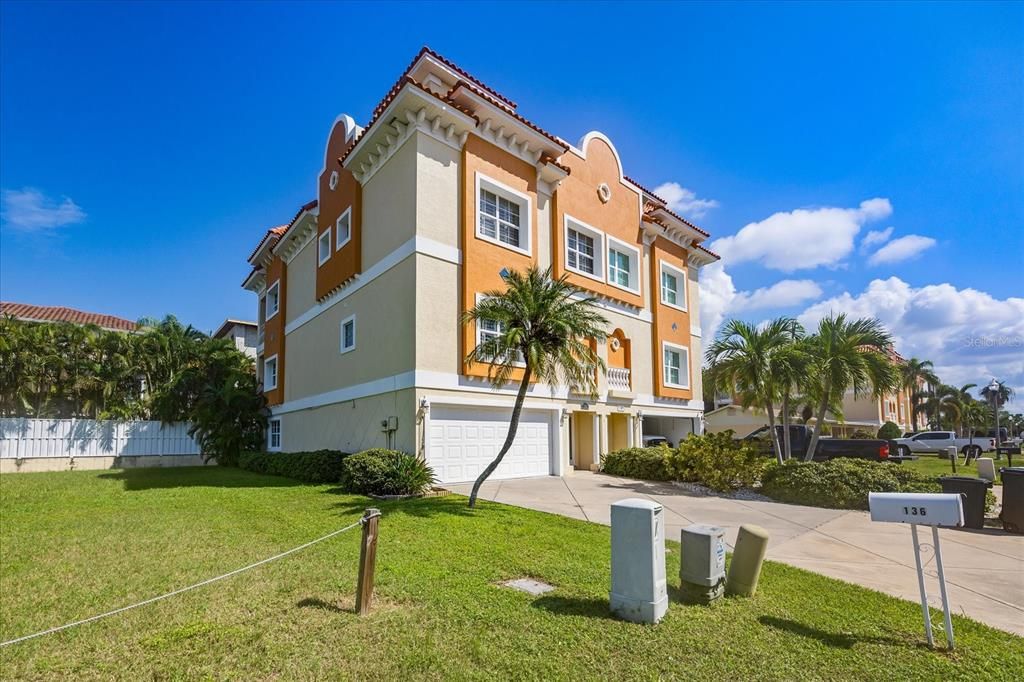 На продажу: $799,000 (3 спален, 3 ванн, 2544 Квадратных фут)