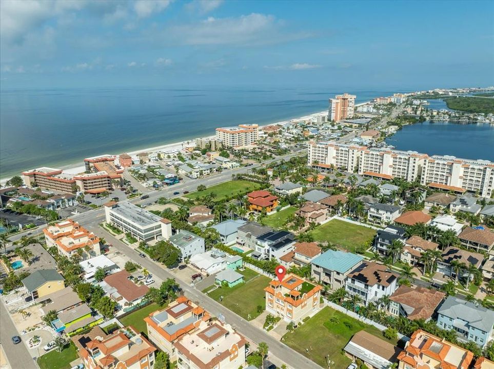 На продажу: $799,000 (3 спален, 3 ванн, 2544 Квадратных фут)