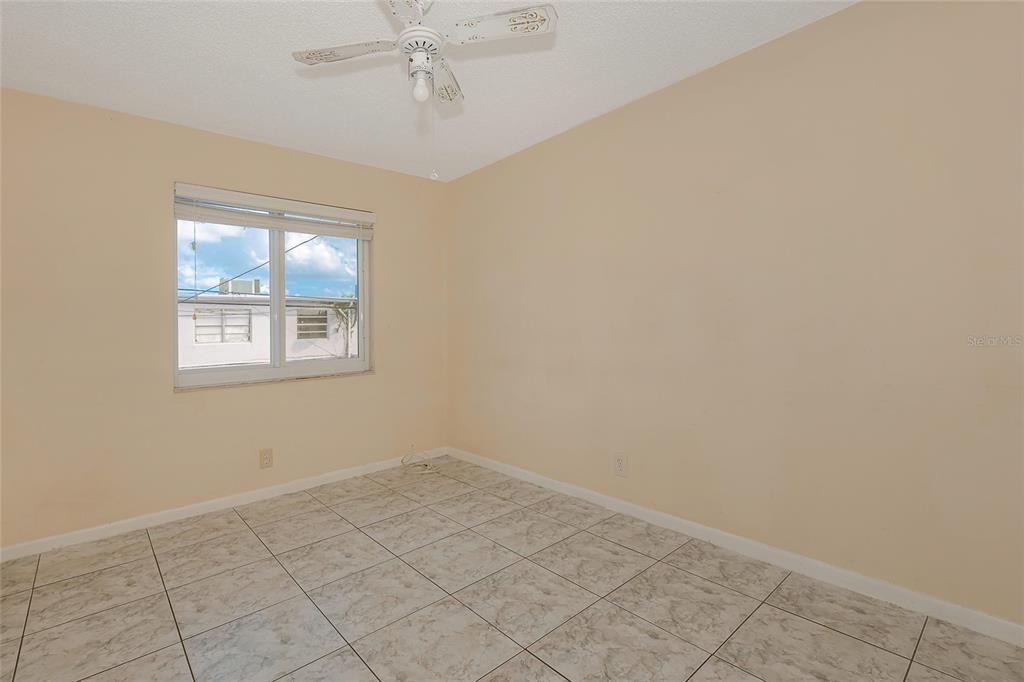 For Sale: $359,900 (3 beds, 1 baths, 1290 Square Feet)