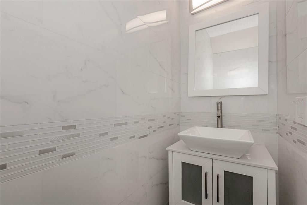 For Sale: $359,900 (3 beds, 1 baths, 1290 Square Feet)