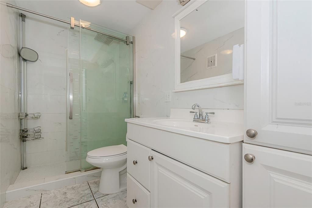 For Sale: $359,900 (3 beds, 1 baths, 1290 Square Feet)