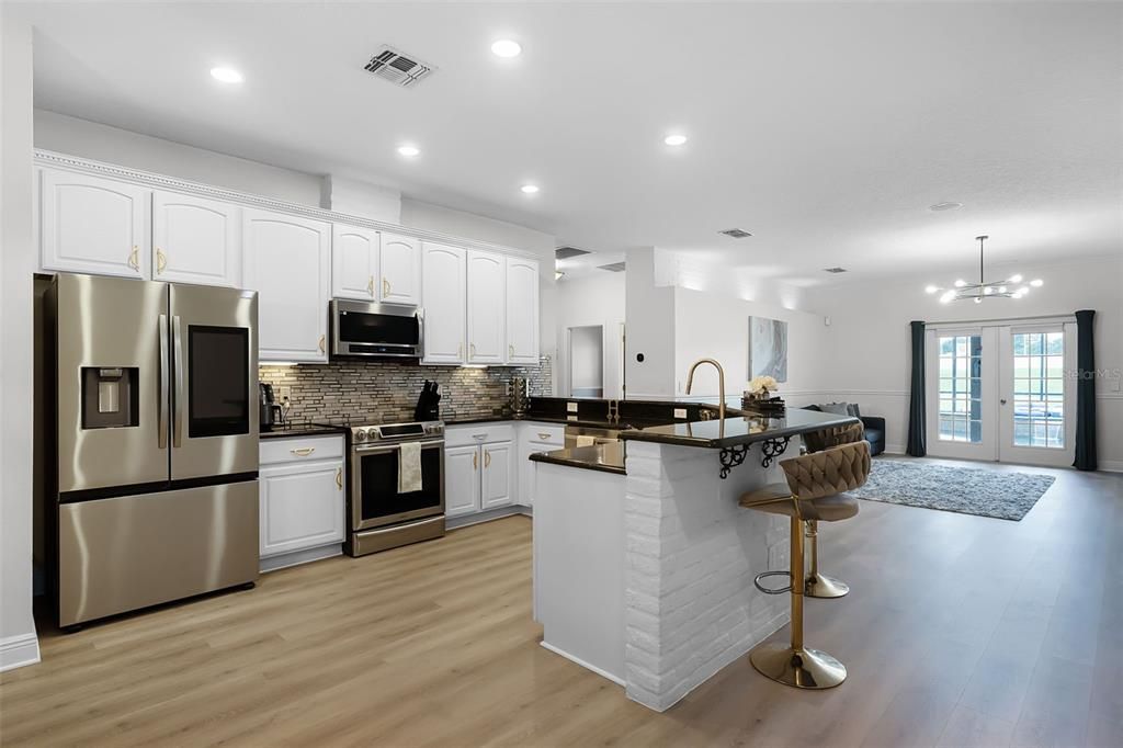 На продажу: $775,000 (5 спален, 3 ванн, 3082 Квадратных фут)