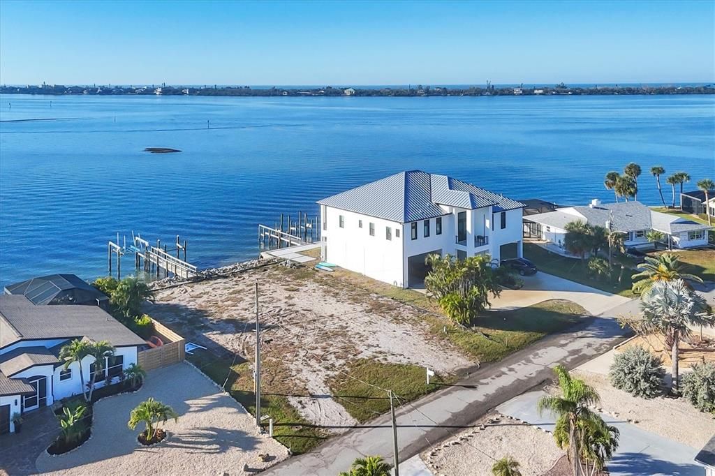 For Sale: $900,000 (0.21 acres)