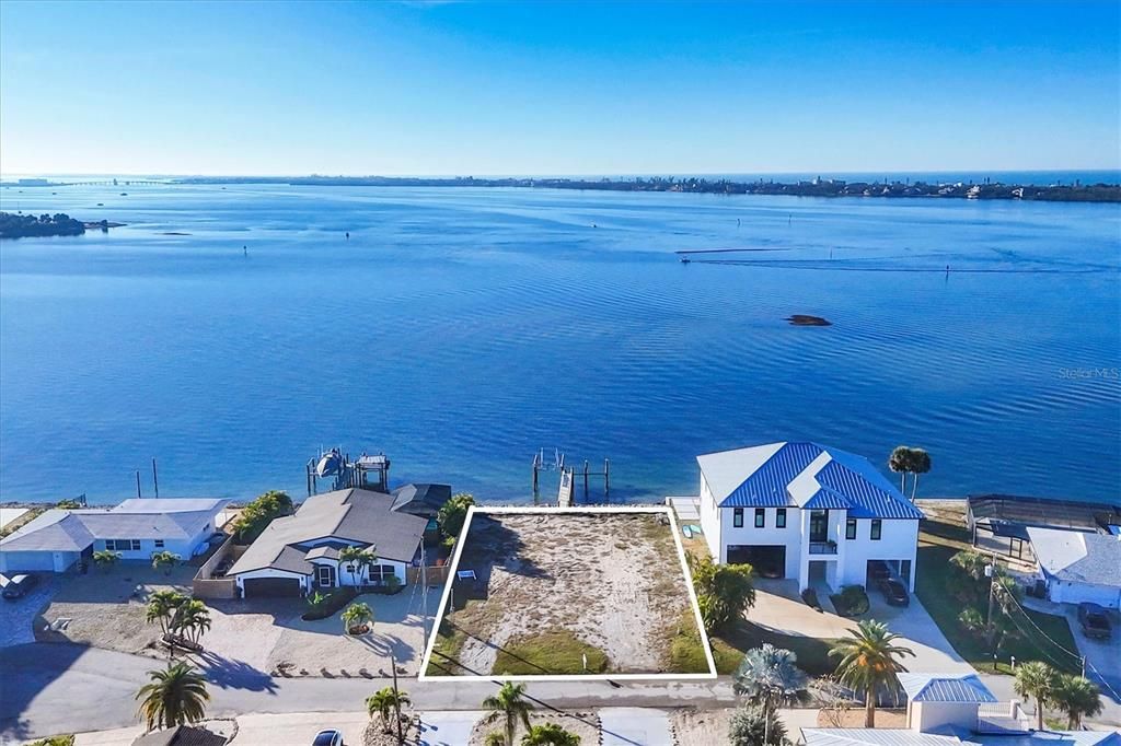 For Sale: $900,000 (0.21 acres)