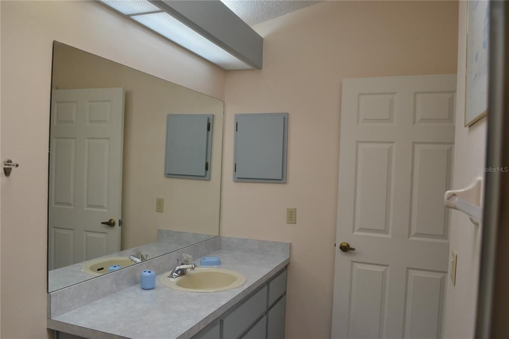 For Sale: $257,000 (2 beds, 2 baths, 1468 Square Feet)