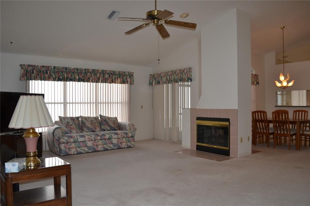 For Sale: $257,000 (2 beds, 2 baths, 1468 Square Feet)