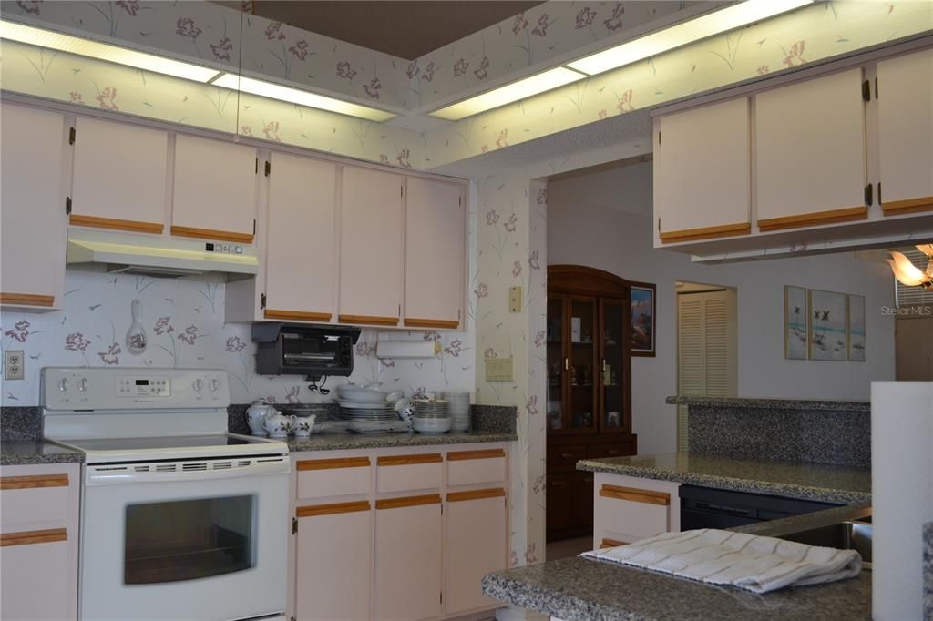 For Sale: $257,000 (2 beds, 2 baths, 1468 Square Feet)