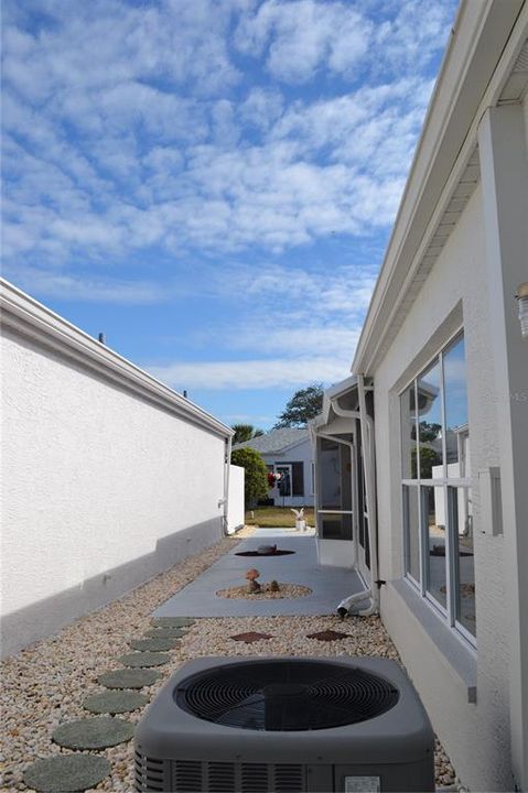 For Sale: $257,000 (2 beds, 2 baths, 1468 Square Feet)