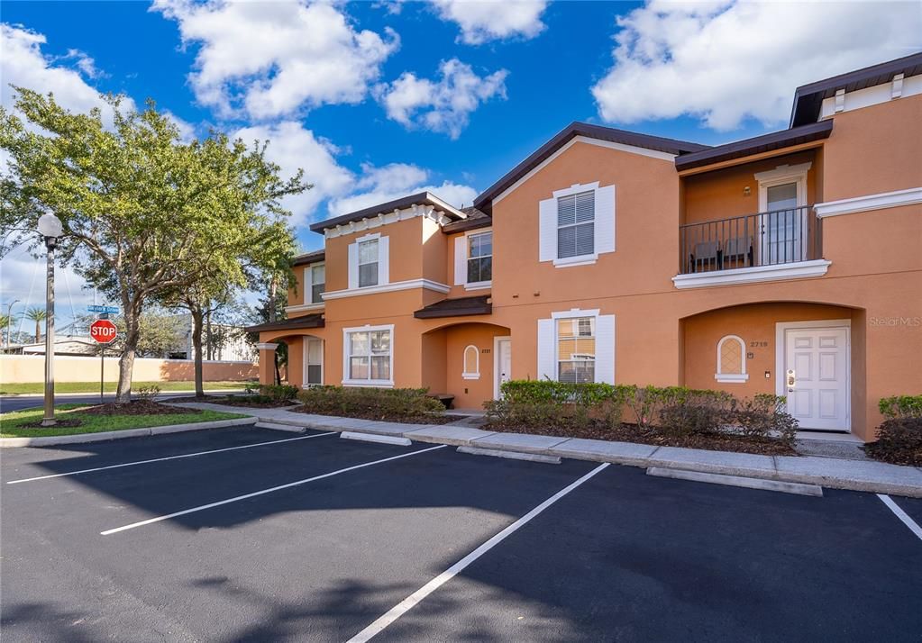 待售: $295,000 (4 贝兹, 3 浴室, 1440 平方英尺)