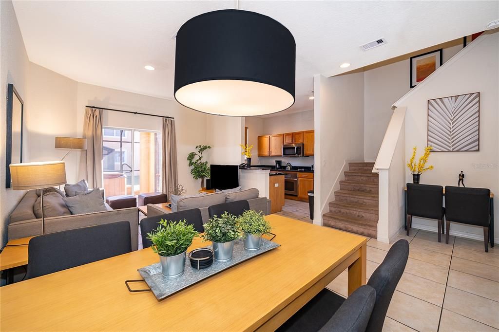 待售: $295,000 (4 贝兹, 3 浴室, 1440 平方英尺)