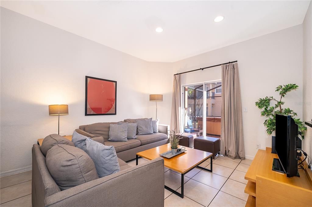 待售: $295,000 (4 贝兹, 3 浴室, 1440 平方英尺)