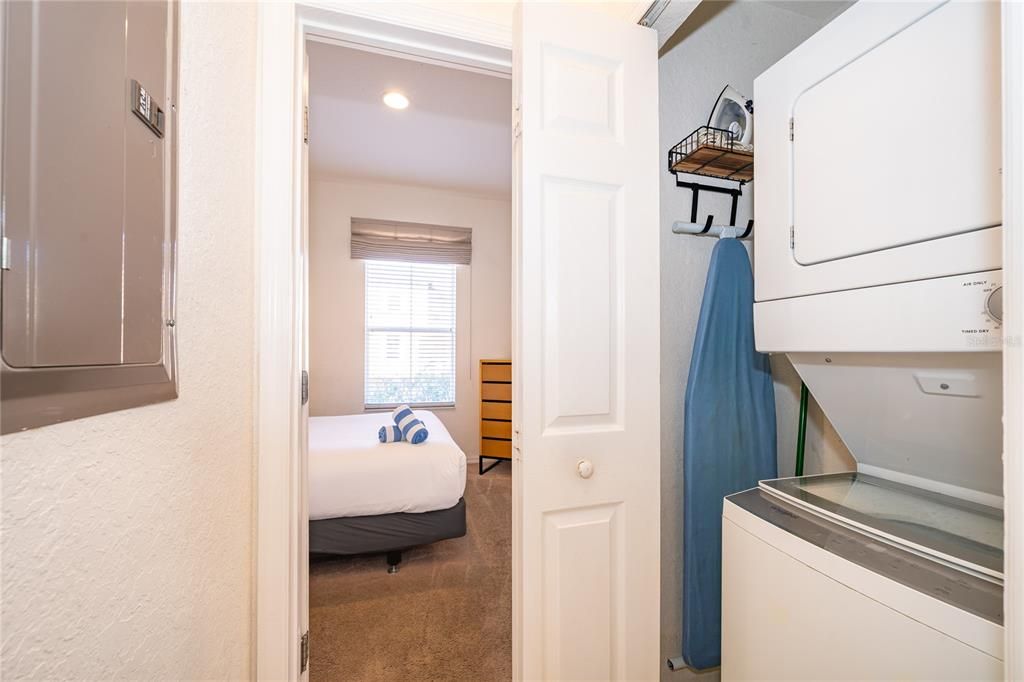 待售: $295,000 (4 贝兹, 3 浴室, 1440 平方英尺)