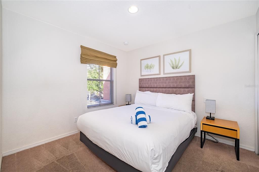 待售: $295,000 (4 贝兹, 3 浴室, 1440 平方英尺)