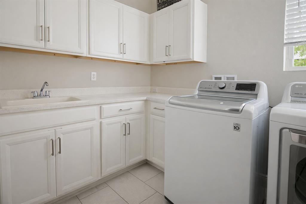 На продажу: $839,000 (5 спален, 3 ванн, 3631 Квадратных фут)