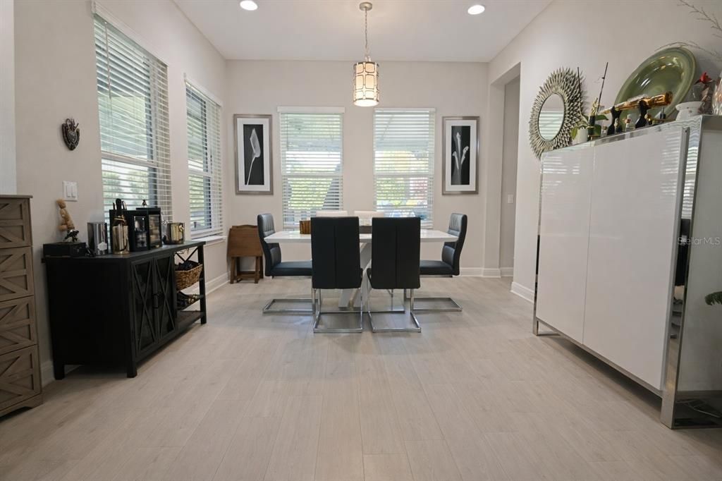 На продажу: $839,000 (5 спален, 3 ванн, 3631 Квадратных фут)