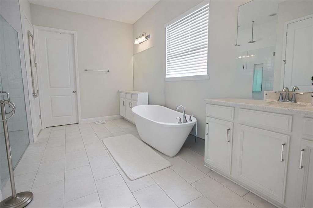 На продажу: $839,000 (5 спален, 3 ванн, 3631 Квадратных фут)