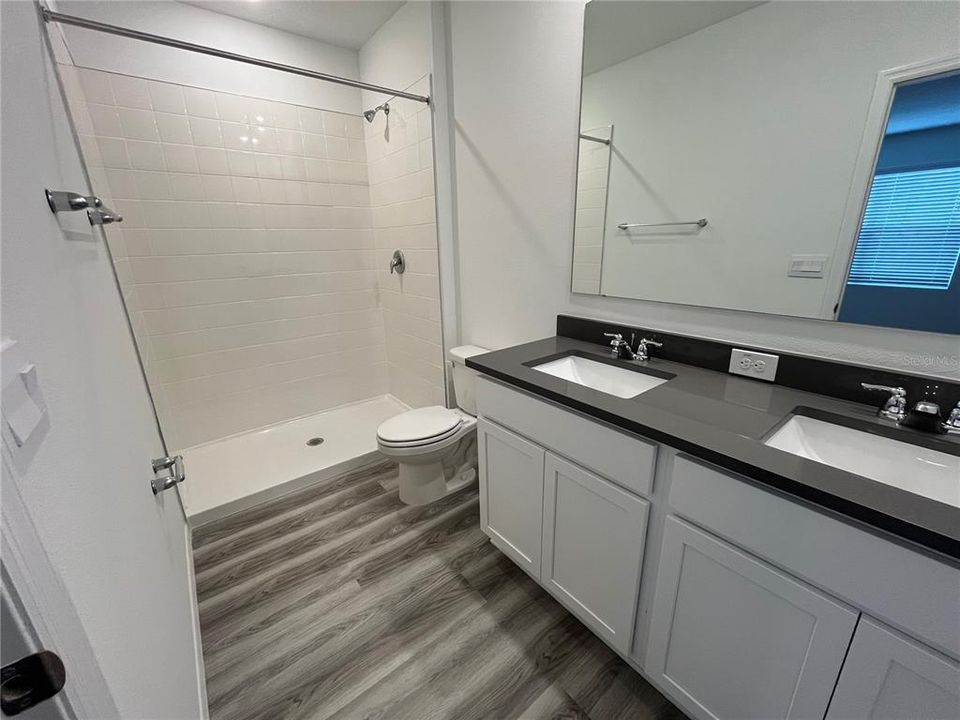 For Rent: $2,300 (3 beds, 2 baths, 1463 Square Feet)