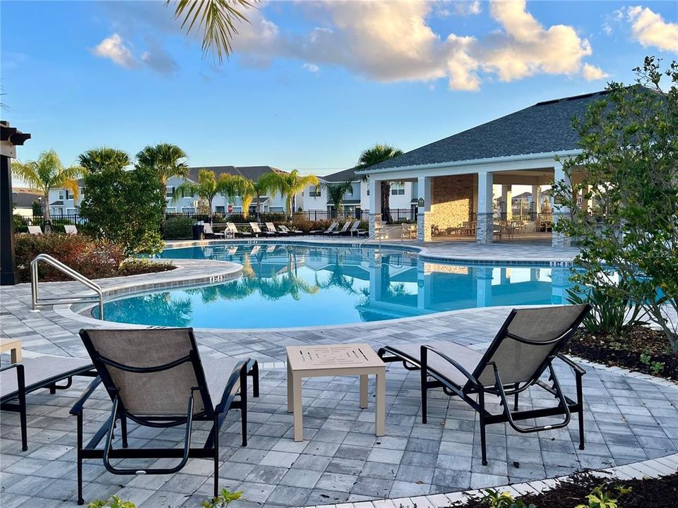 For Rent: $2,300 (3 beds, 2 baths, 1463 Square Feet)