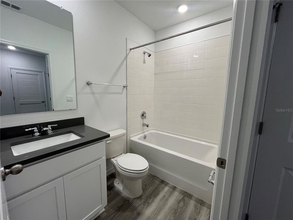 For Rent: $2,300 (3 beds, 2 baths, 1463 Square Feet)