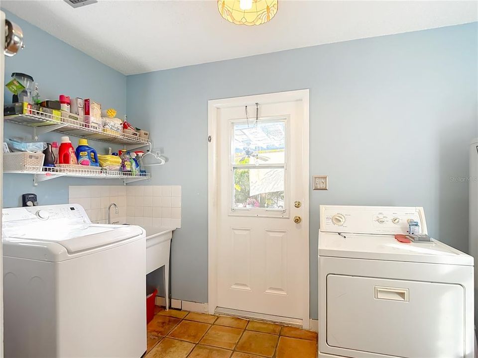 待售: $360,000 (3 贝兹, 2 浴室, 1344 平方英尺)