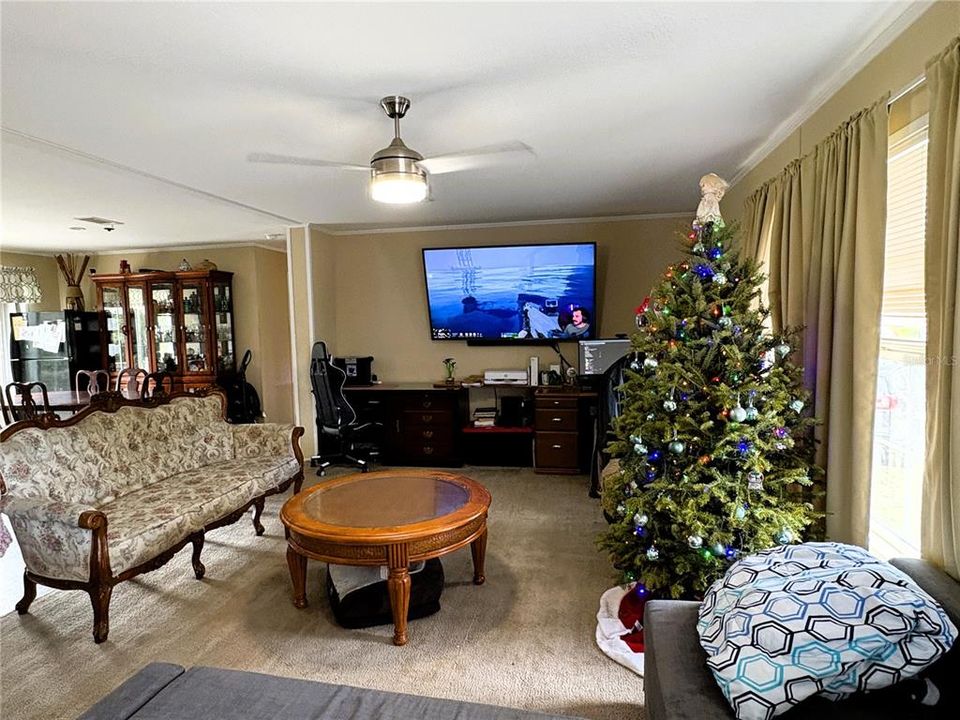 For Sale: $425,000 (3 beds, 2 baths, 1512 Square Feet)