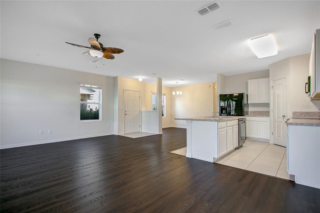 出租: $2,200 (3 贝兹, 2 浴室, 1732 平方英尺)