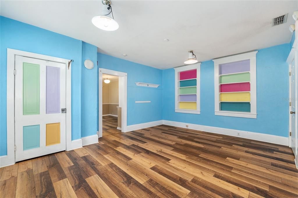 На продажу: $150,000 (1 спален, 1 ванн, 864 Квадратных фут)