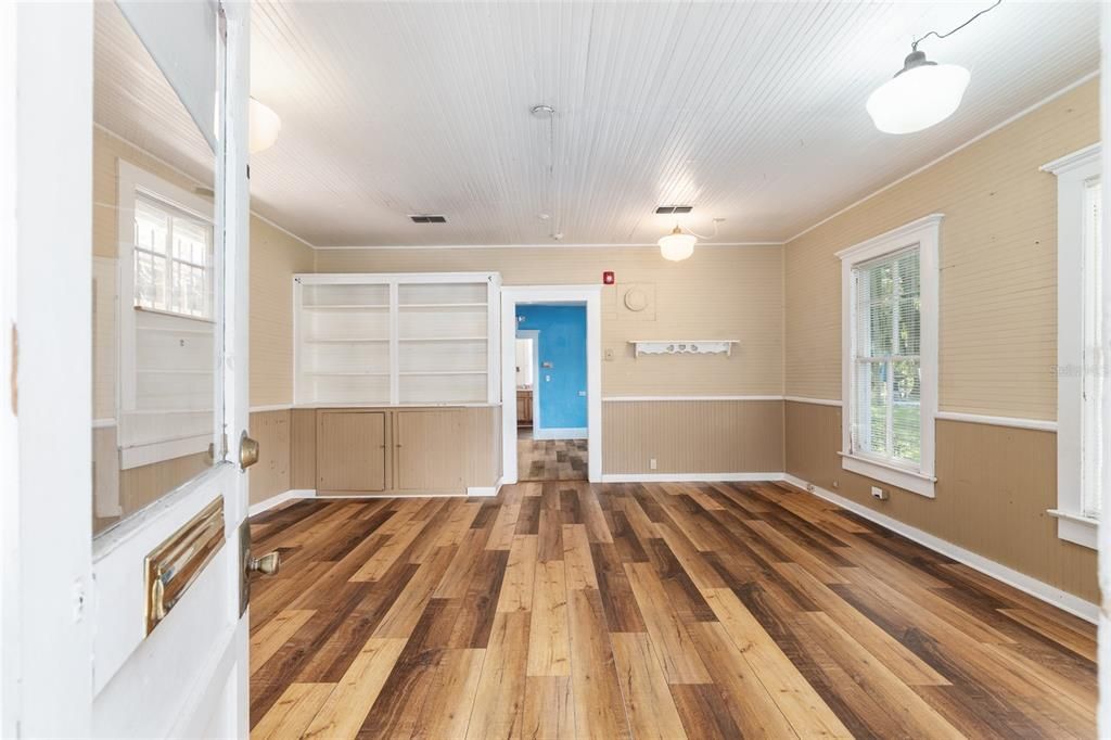 На продажу: $150,000 (1 спален, 1 ванн, 864 Квадратных фут)