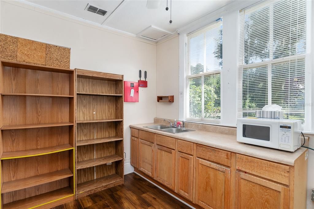 На продажу: $150,000 (1 спален, 1 ванн, 864 Квадратных фут)