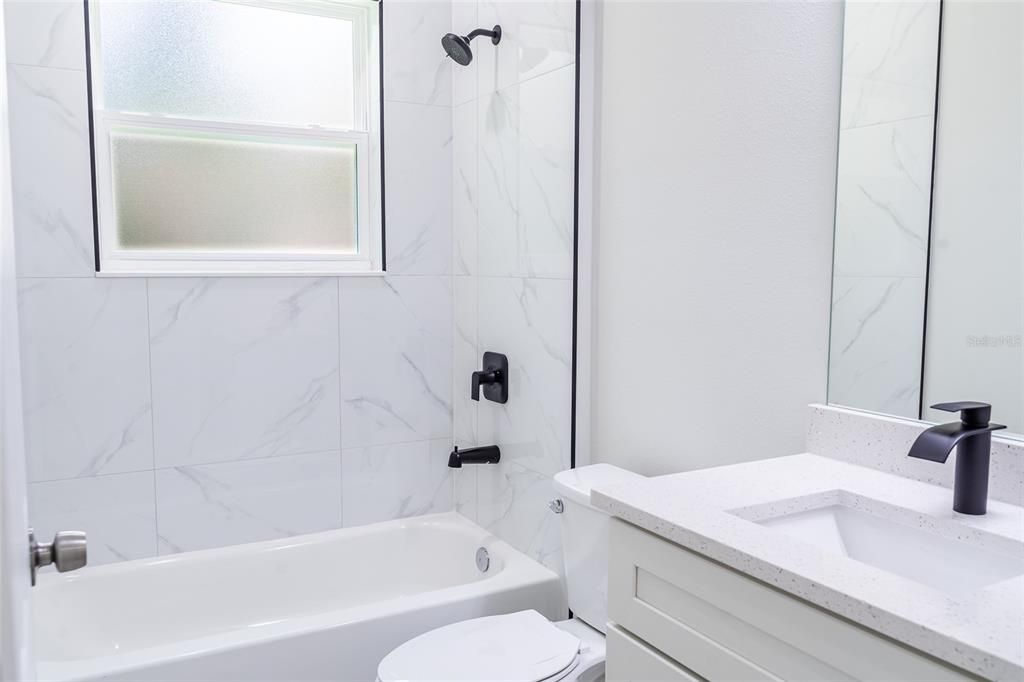 На продажу: $278,900 (3 спален, 2 ванн, 1529 Квадратных фут)