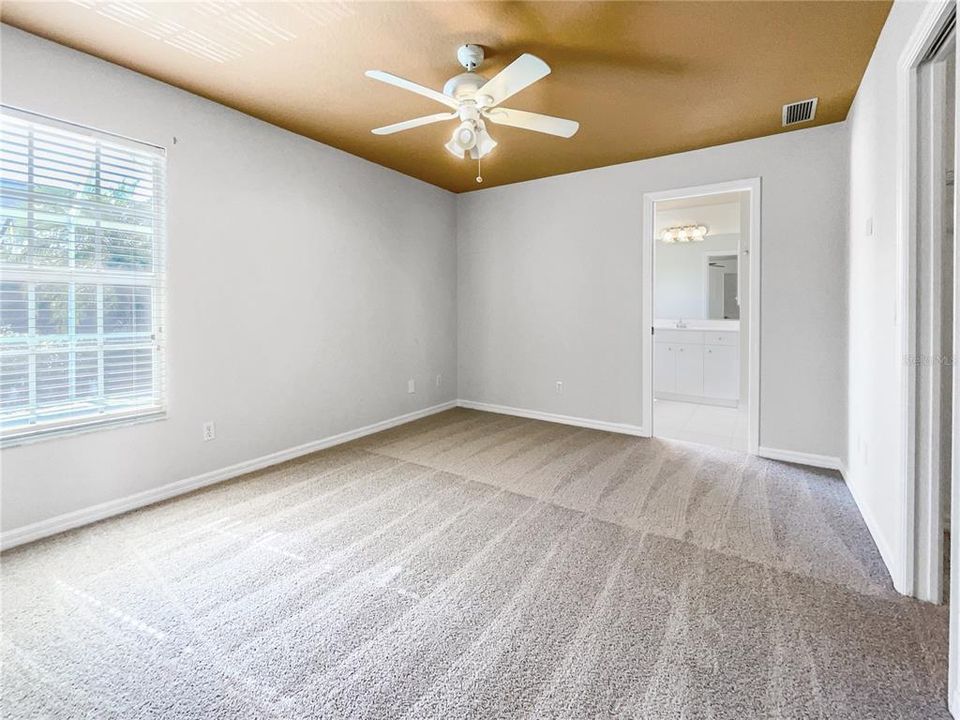 待售: $475,000 (4 贝兹, 2 浴室, 1967 平方英尺)