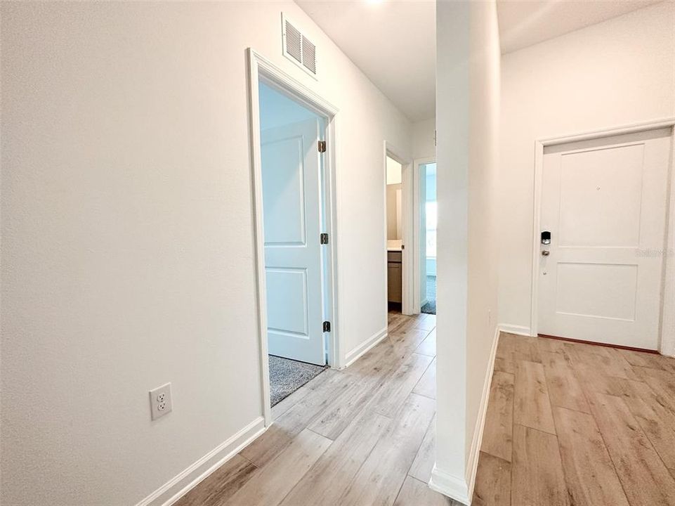 出租: $2,200 (4 贝兹, 2 浴室, 1939 平方英尺)