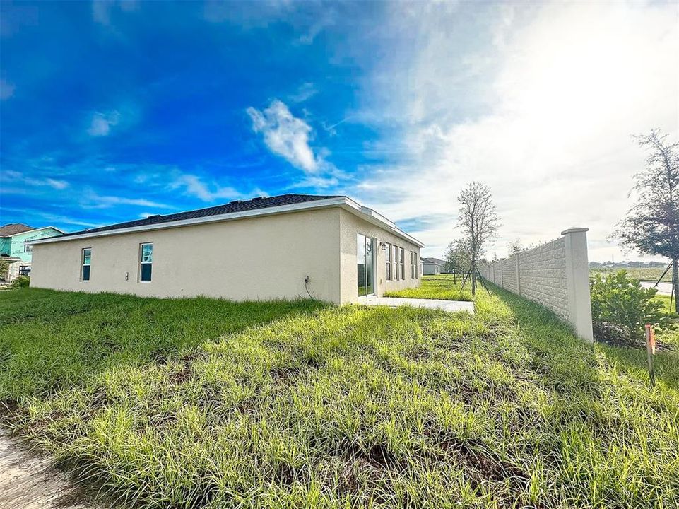 出租: $2,200 (4 贝兹, 2 浴室, 1939 平方英尺)