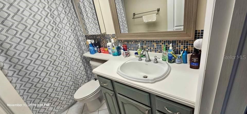 For Sale: $430,000 (1 beds, 1 baths, 995 Square Feet)