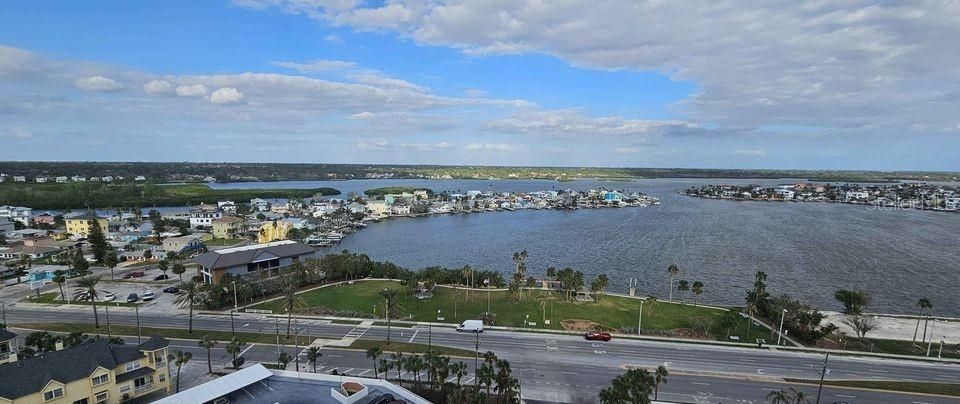 For Sale: $430,000 (1 beds, 1 baths, 995 Square Feet)