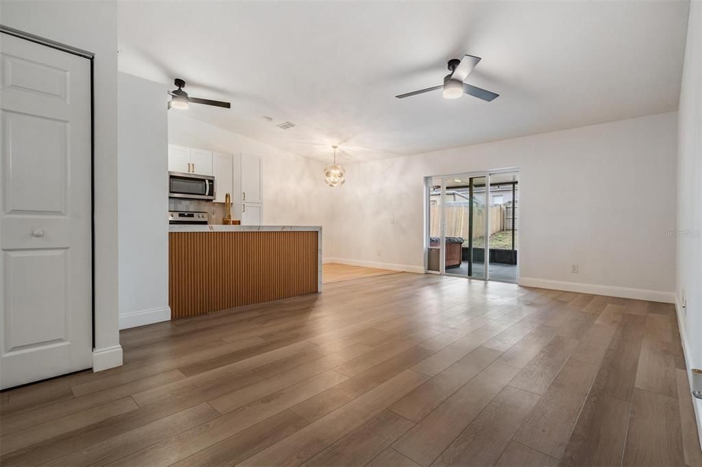 For Sale: $350,000 (3 beds, 2 baths, 1154 Square Feet)